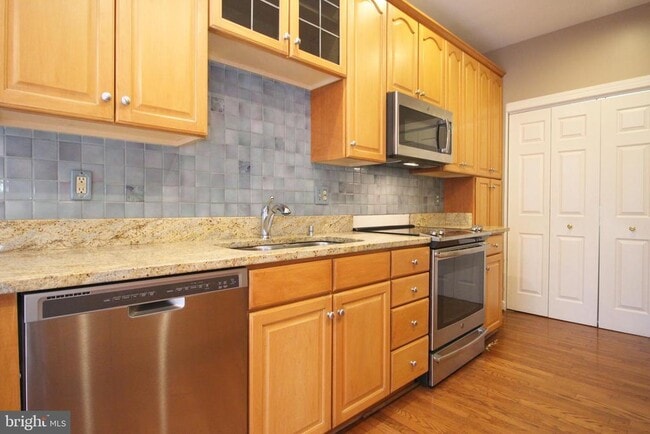 Building Photo - 6032 Kelsey Ct