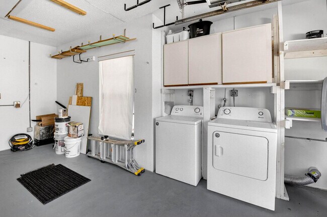 Building Photo - 10938 Roebelini Palm Ct