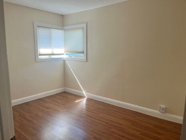 Building Photo - Home for Rent