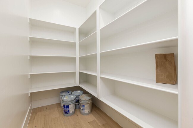 Building Photo - Beautiful 5 bed 4 bath home in Desert Cany...