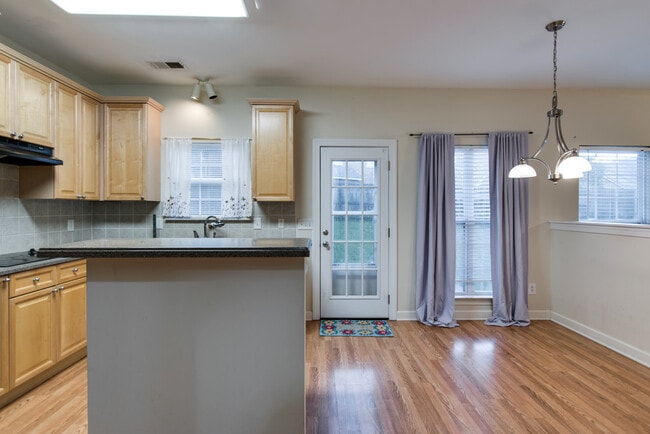 Building Photo - **ESTABLISHED NEIGHBORHOOD, AMAZING LOCATION**