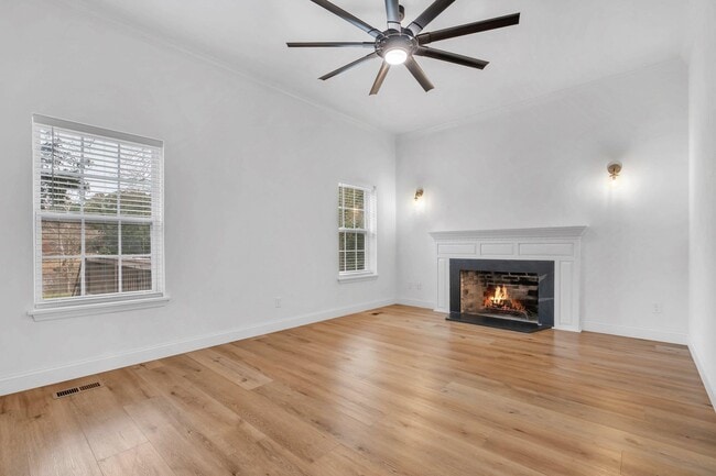 Building Photo - 2704 Nantucket Ln