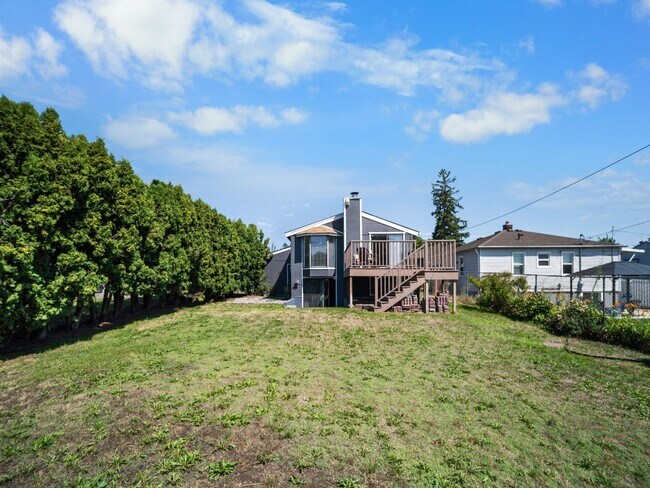 Building Photo - Spacious 2-Bedroom Home with Private Deck,...