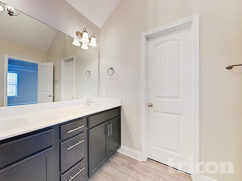 Building Photo - 513 Sourwood Dr