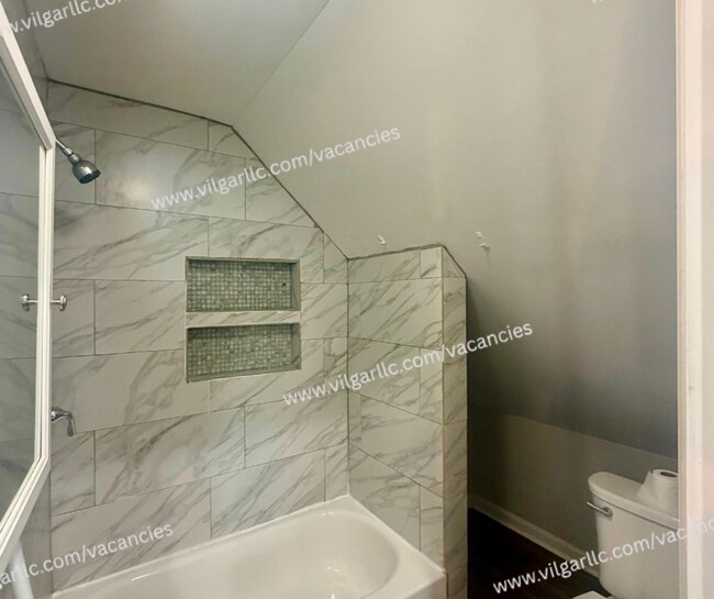 Building Photo - 4023 Deodar St