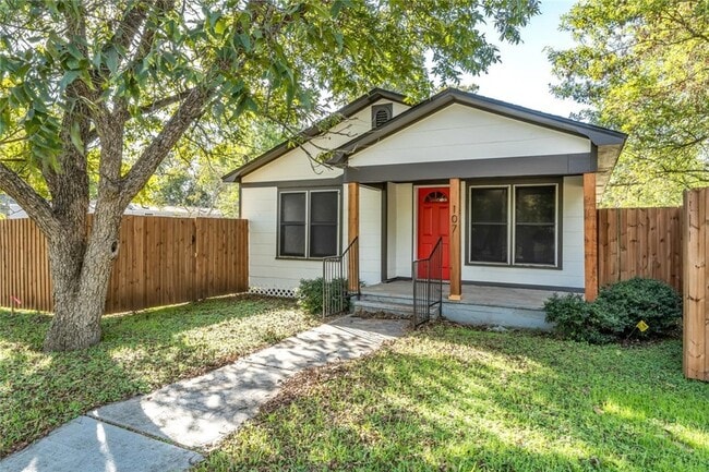 Building Photo - 107 N Banks St