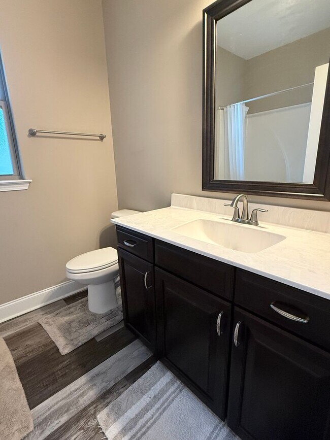 Building Photo - New Listing