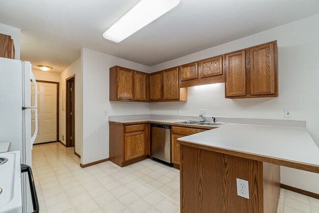 Building Photo - Morning Dawn Dr - Ranch Duplex