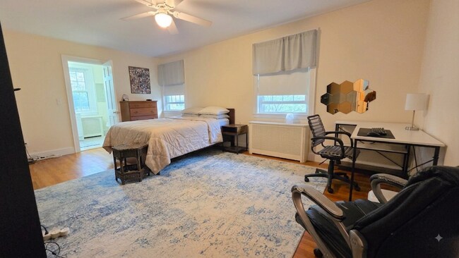 Building Photo - 6 Woodcliff Rd