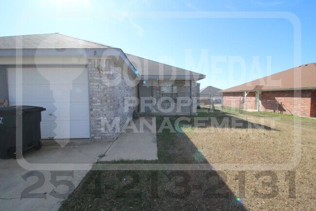 Building Photo - 2600 Lucille Dr