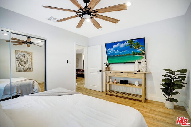 Building Photo - 5630 Gentry Ave