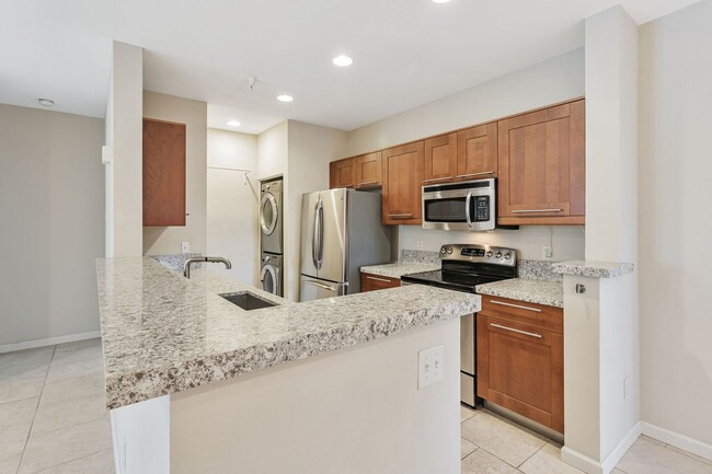 Building Photo - 2-Bedroom Condo in Prime Sunnyvale Locatio...