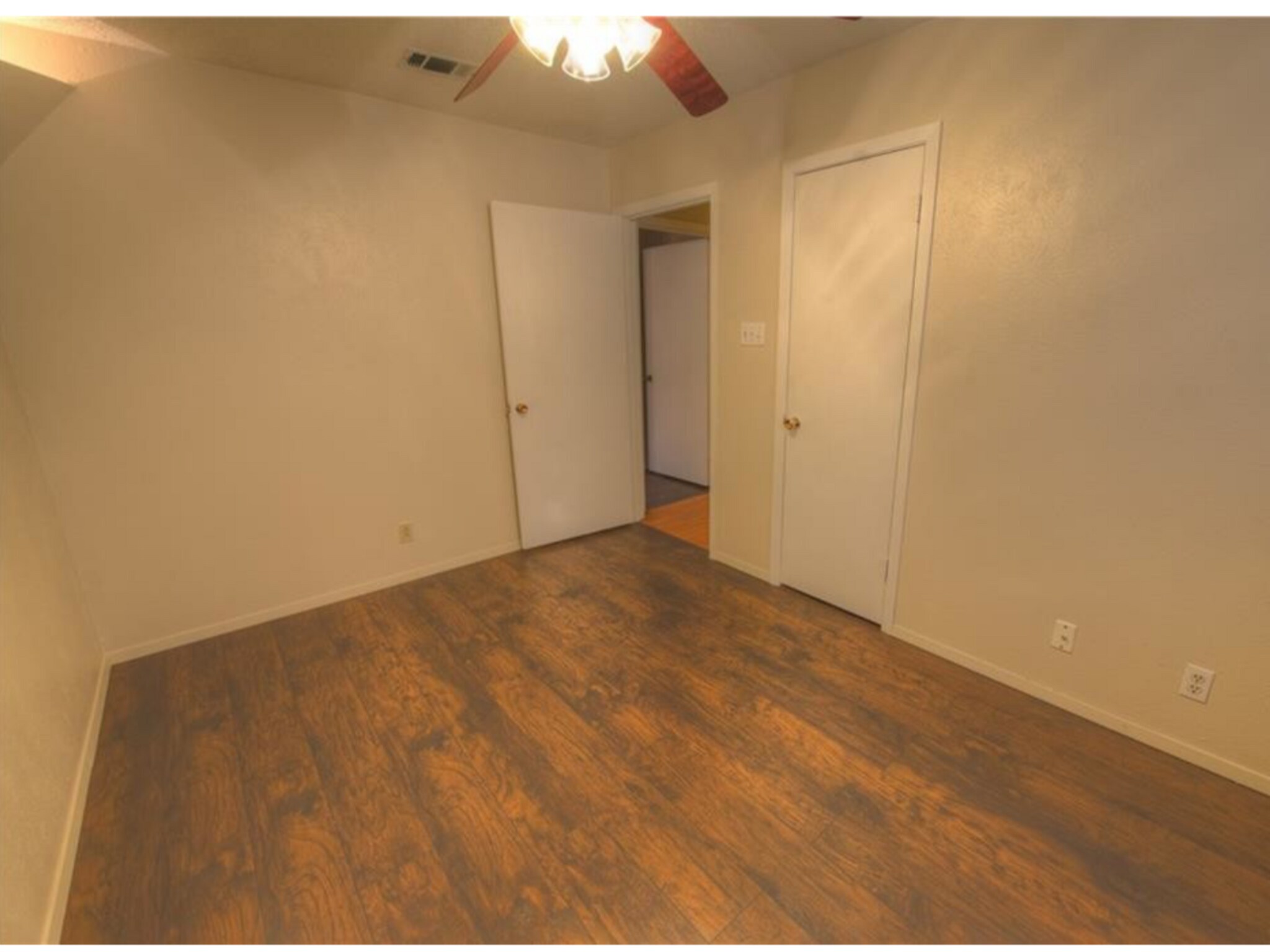 Building Photo - 801 Canyon Ridge Dr