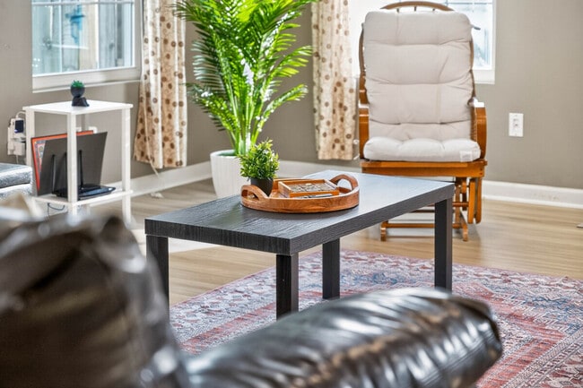 Building Photo - 1961 Creek Bank Dr