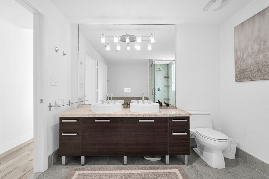 Building Photo - 244 Biscayne Blvd