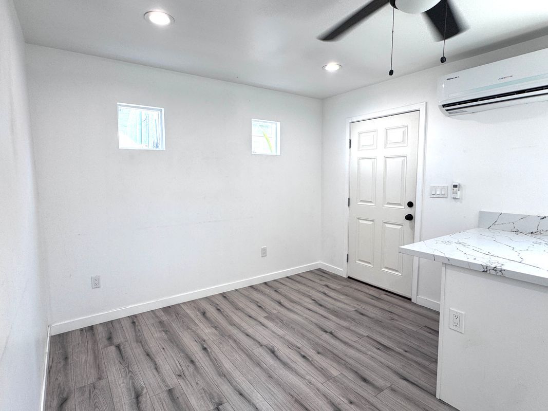 Building Photo - 841 1/2 West 64th Street