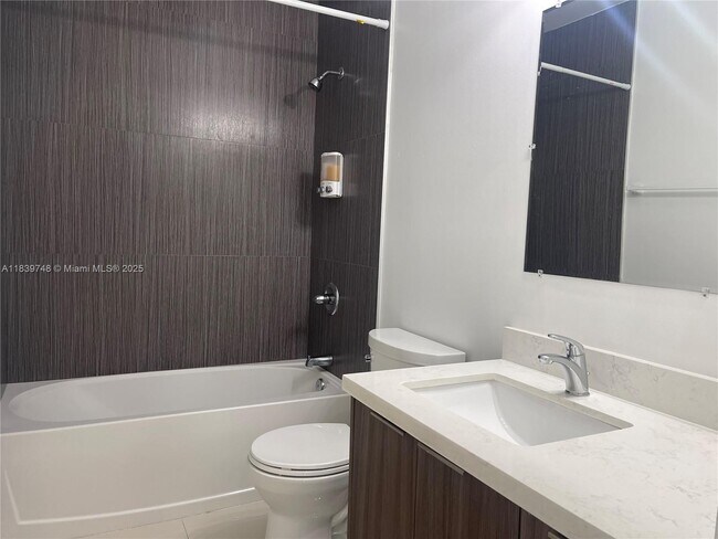 Building Photo - 1813 Madison St