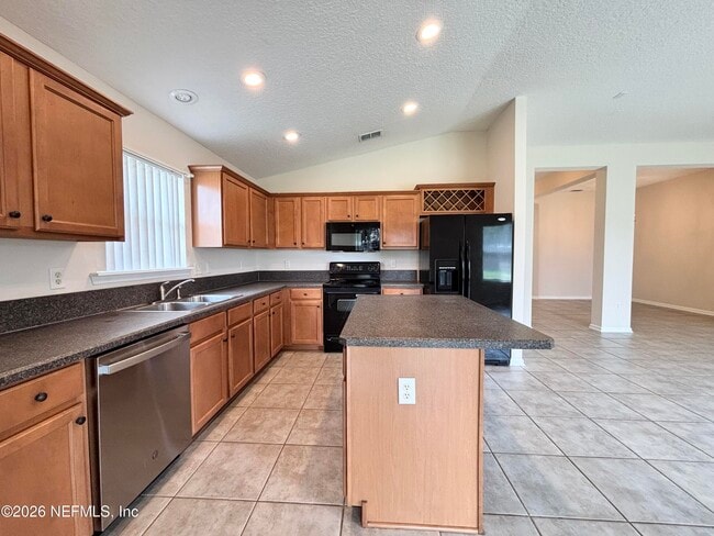 Building Photo - 2515 Crestdale Ct