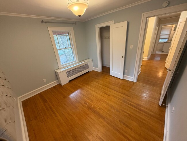 Building Photo - SHORT TERM RENTAL ONLY NOW to 5-31-25