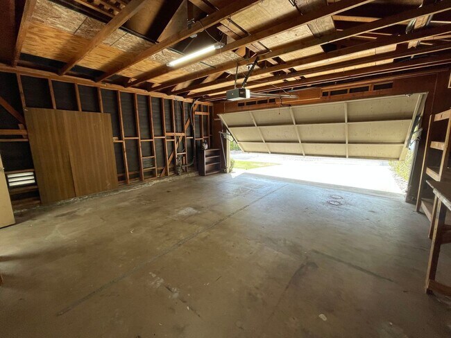 Building Photo - High Country West/Rancho Bernardo, Patio Home.  2/2, 1230 sq. ft..