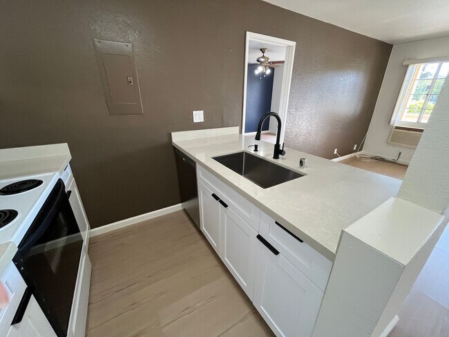 Building Photo - Crosspointe (Aiea/Honolulu) - 2 bed/2 bath...