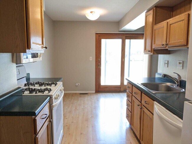 Building Photo - 2751 Wayfaring Ln