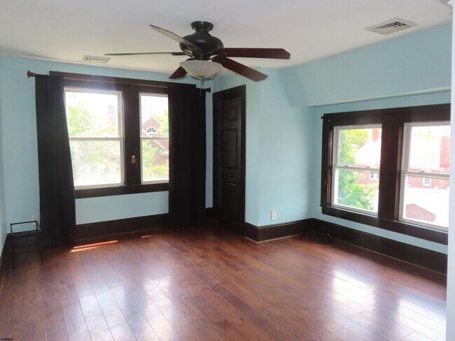 Building Photo - 4712 Ventnor Ave