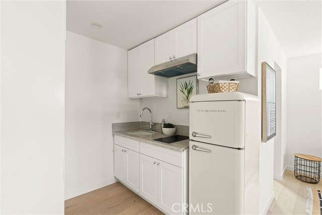 Building Photo - 158 S Formosa Ave