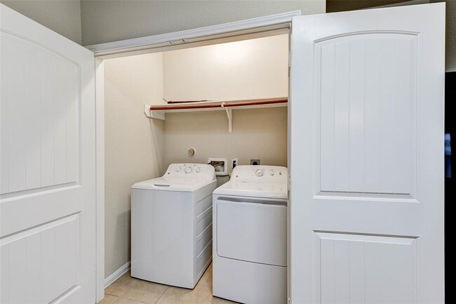 Building Photo - 5915 Nodaway Creek Ct