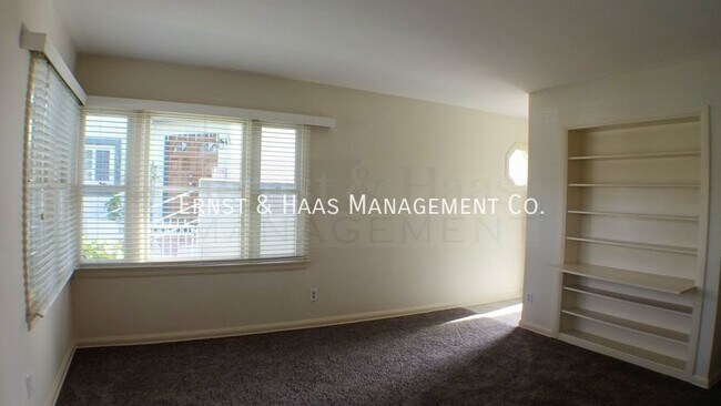 Building Photo - Beautiful Duplex Apartment in Prime Bixby ...