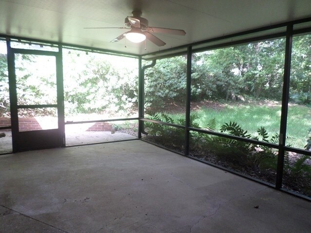 Building Photo - 1100 San Luis Rd