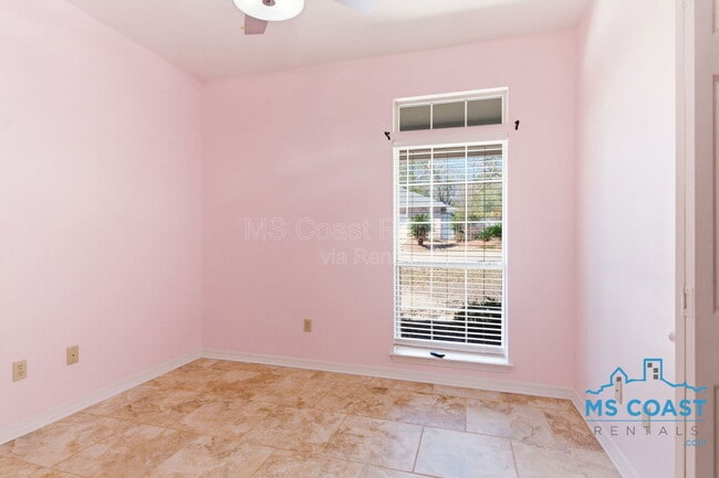 Building Photo - 880 Oio Pl