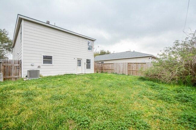 Building Photo - 22951 Twisting Pine Dr