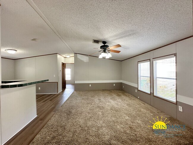 Building Photo - 3 Bedroom Home Near Both Bases