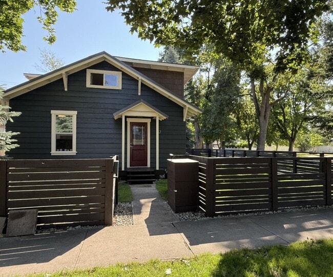 Building Photo - Charming Kalispell Home