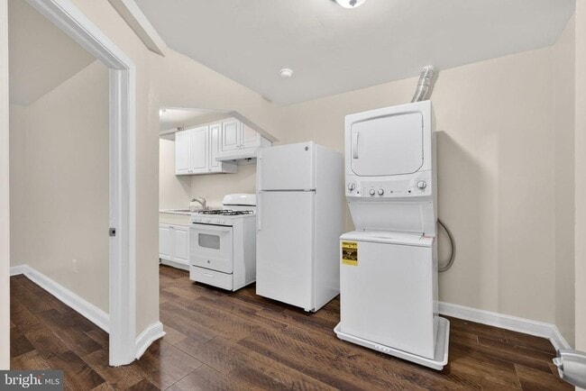 Building Photo - 3207 11th Pl SE