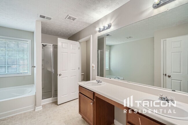 Building Photo - 1160 Paper Creek Dr SE