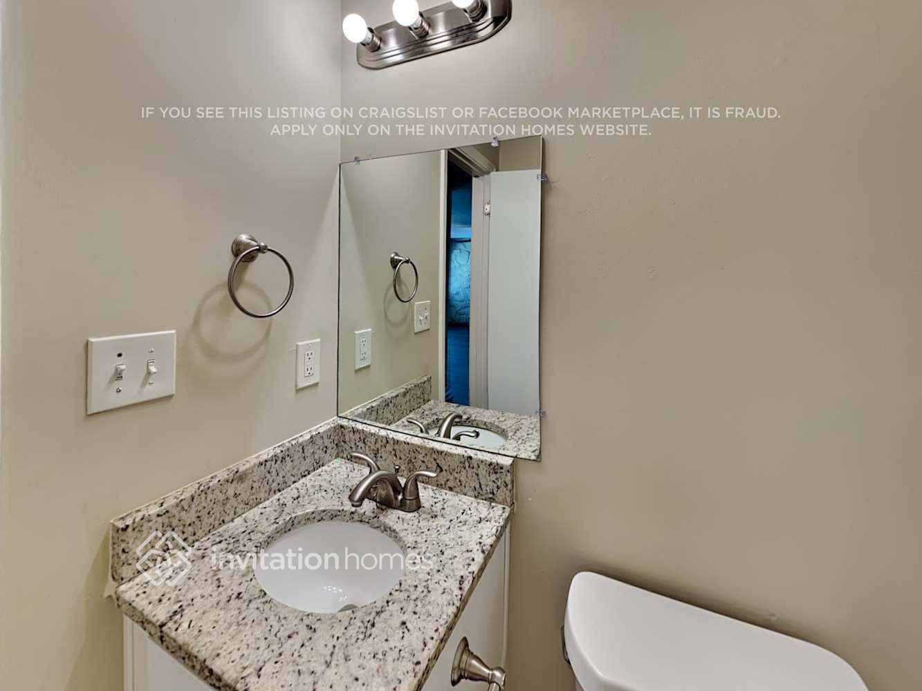 Building Photo - 8594 Autumn Leaf Dr