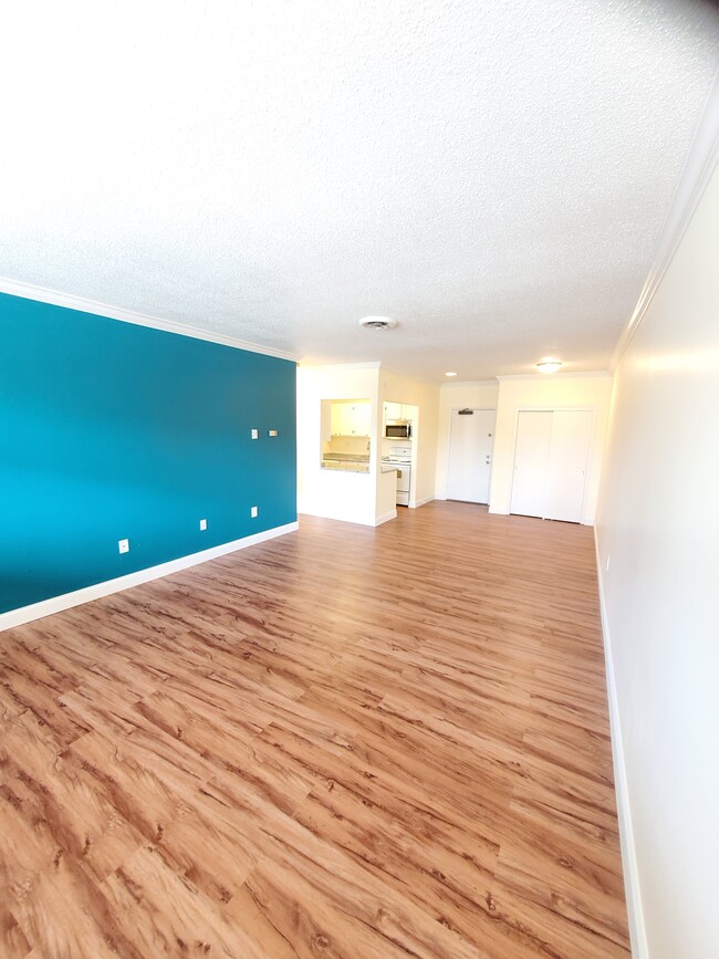Building Photo - Westwood Condominiums