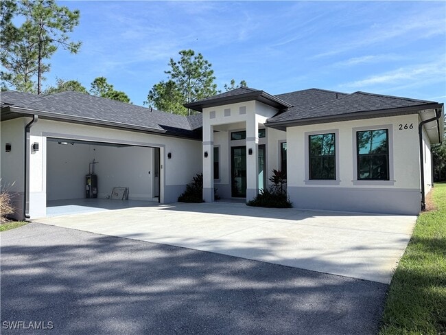 Primary Photo - 2266 Desoto Blvd S