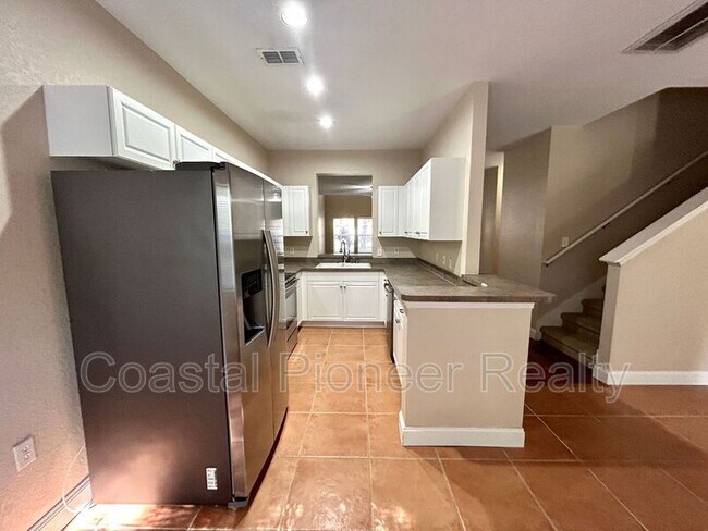 Building Photo - 6211 Ashbury Palms Dr