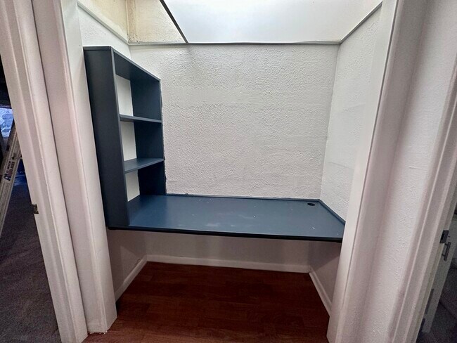 Building Photo - 836 Dexter St