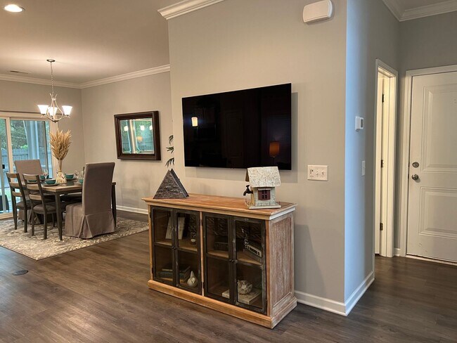Building Photo - FURNISHED Three Bedroom Wellstone Model Home