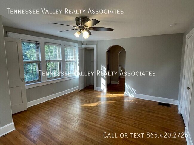 Building Photo - 419 Noelton Dr SW