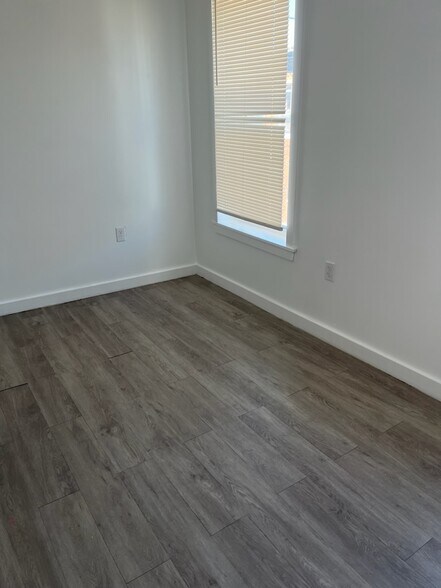 Building Photo - 4854 Brown St