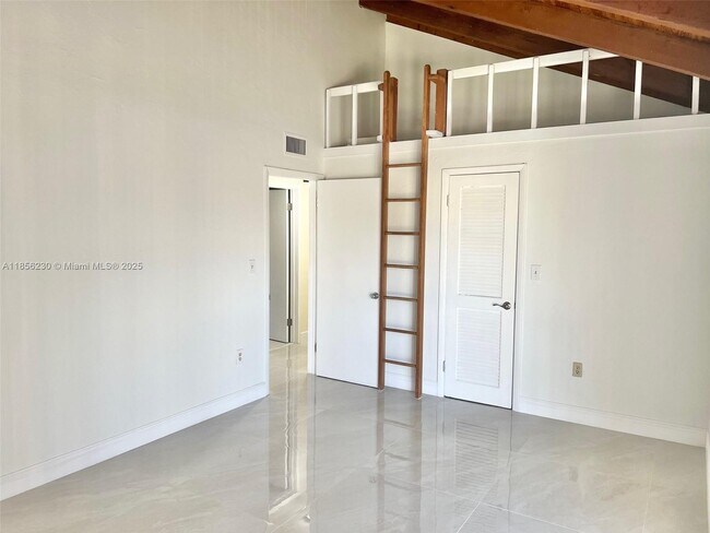Building Photo - 15840 SW 90th Ct