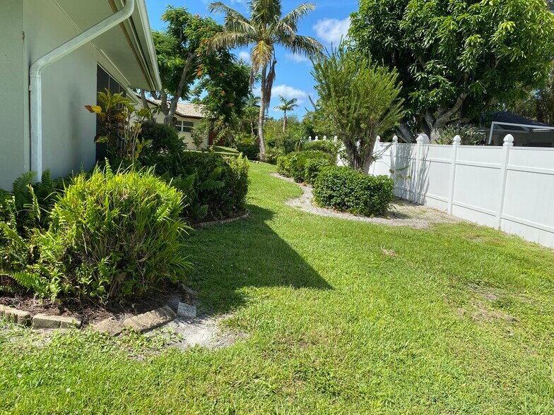 Backyard - 5652 Eichen Cir