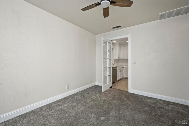 Building Photo - 1395 Grove Ct