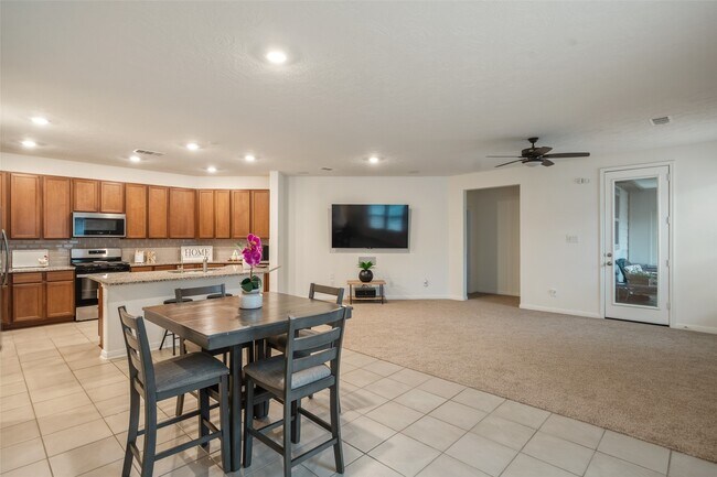 Building Photo - 6218 Morning Fern Ln