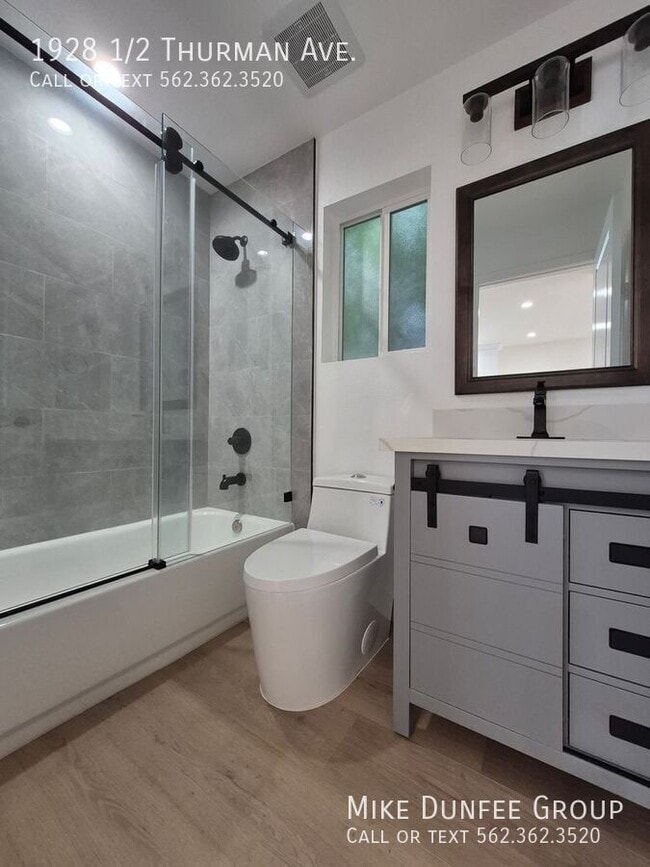 Building Photo - 1928 1/2 Thurman Ave.-